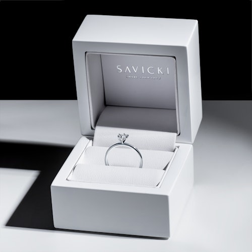 Pierścionek zaręczynowy SAVICKI: białe złoto, diament